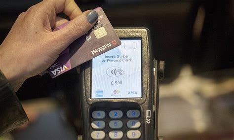 banks race to fix security flaw in contactless cards|Researchers find Apple Pay, Visa contactless hack.